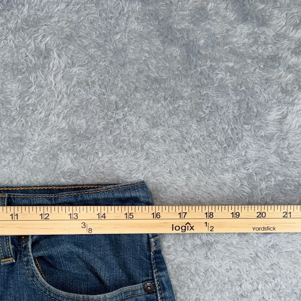 Levi's Slim Fit Jeans in Classic Blue